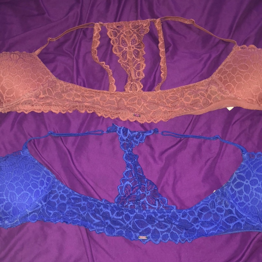 2 Victoria secret pink front clasp bras,same sizes
